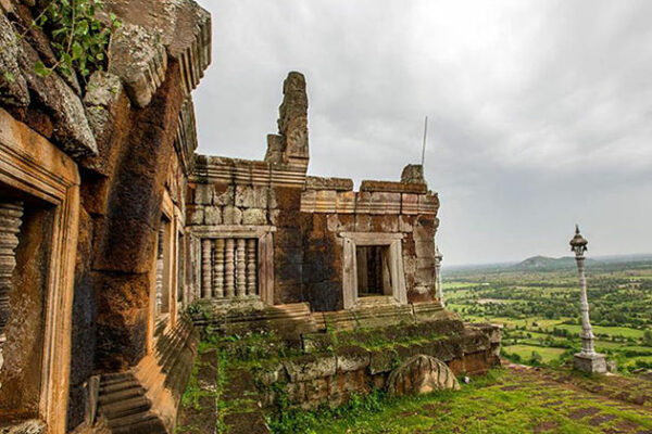 Phnom-Chisor-Temple-takeo